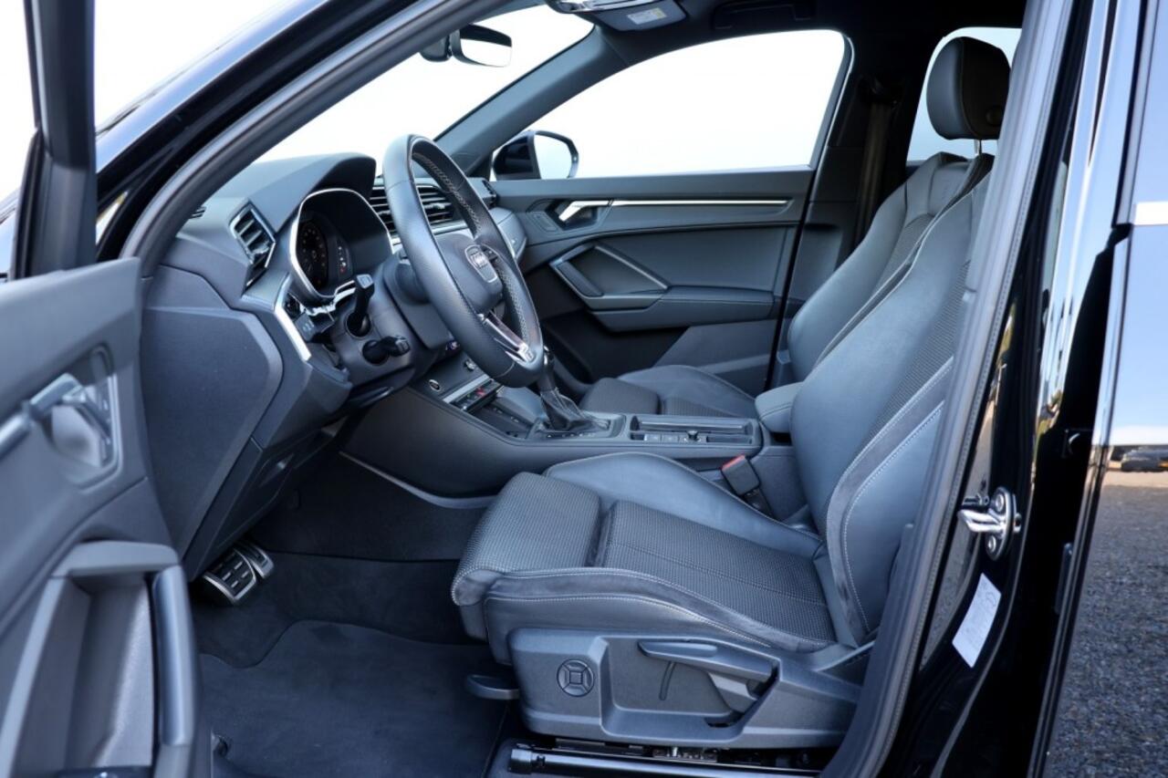 Audi Q3 45 TFSIe S-Line - 245 pk **Camera / Trekhaak / Navi