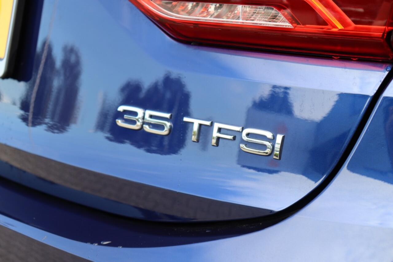 Audi Q3 35 TFSI 150 pk S-tronic 2x S line - panoramadak
