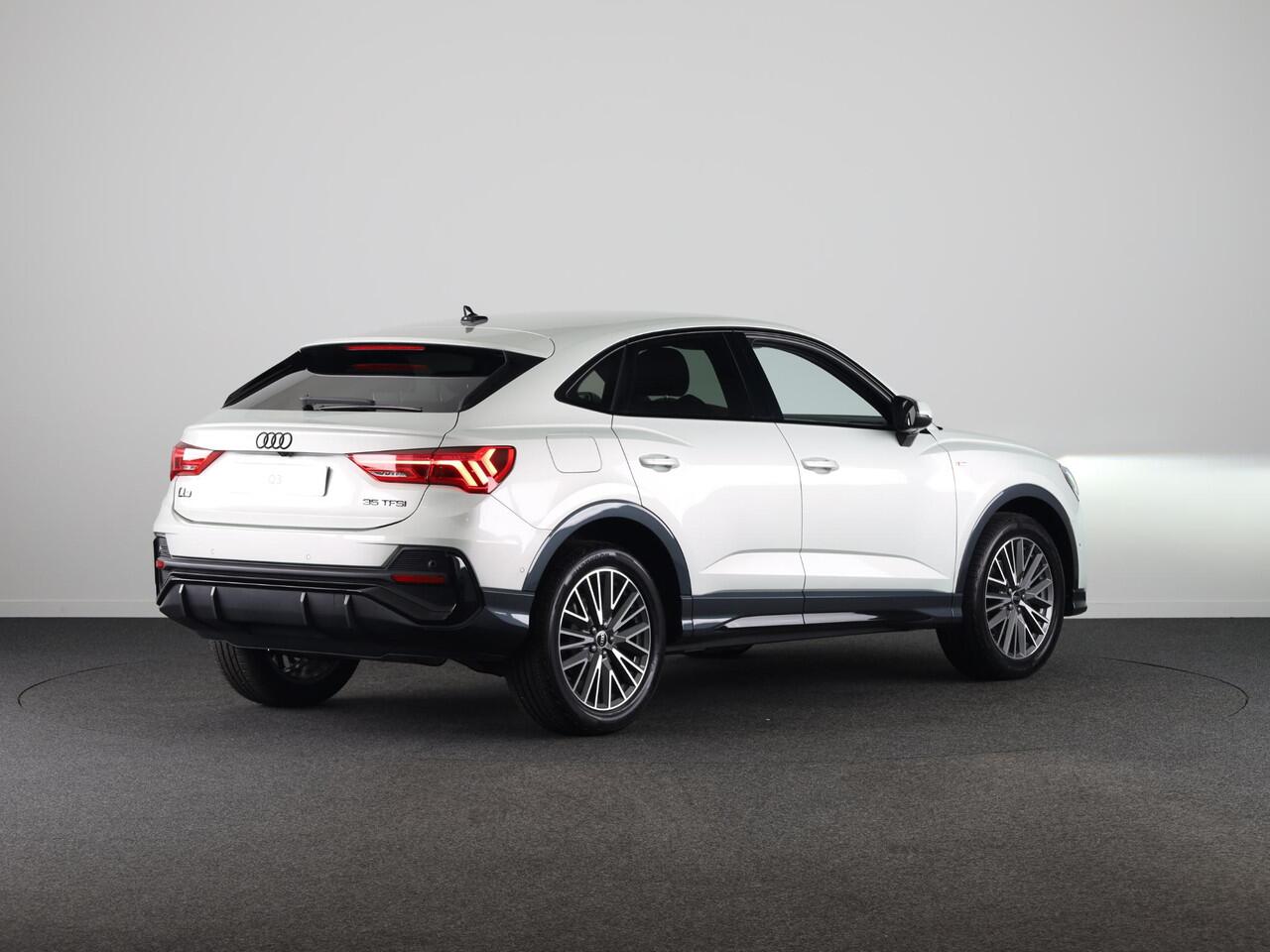 Audi Q3 Sportback 35 TFSI S Edition Competition | Zakelijke financiering 3,99% | Adaptive cruise control | Sonos premium 3d sound | Optiekpakket zwart plus | Ambient verlichting | Keyless |