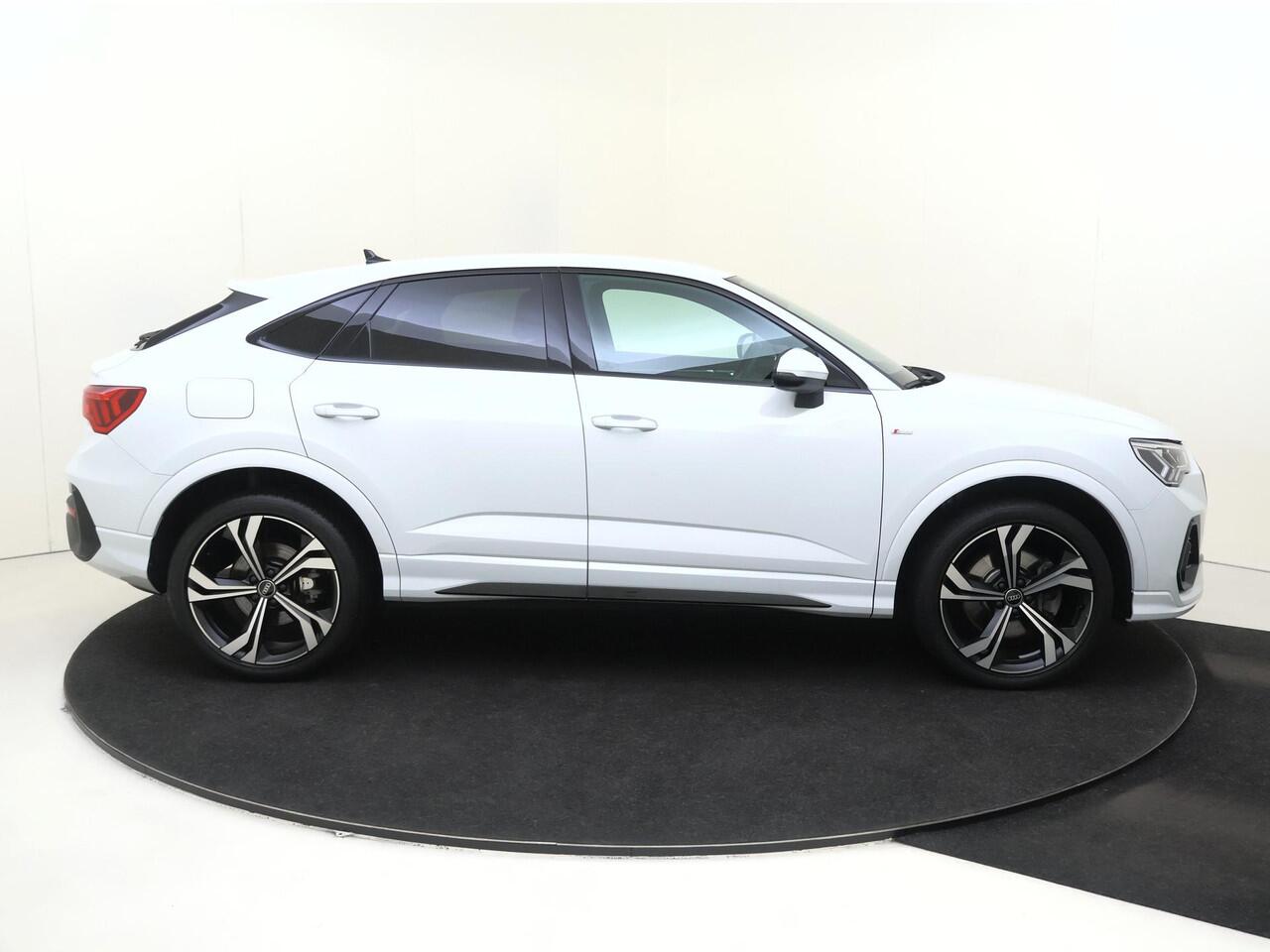 Audi Q3 Sportback 45 TFSI e S Edition | SoH 92% | Achteruitrijcamera | Keyless | Cruise control | Audi virtual cockpit | Stoelverwarming | CarPlay | Navigatie |