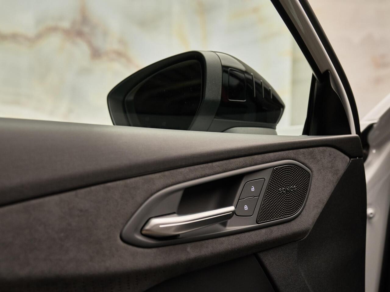 Audi Q3 E-Hybrid S Edition, pano, 20", Sonos, Matrix-LED., memory, HUD, 360 camera, ACC, keyless, privacy