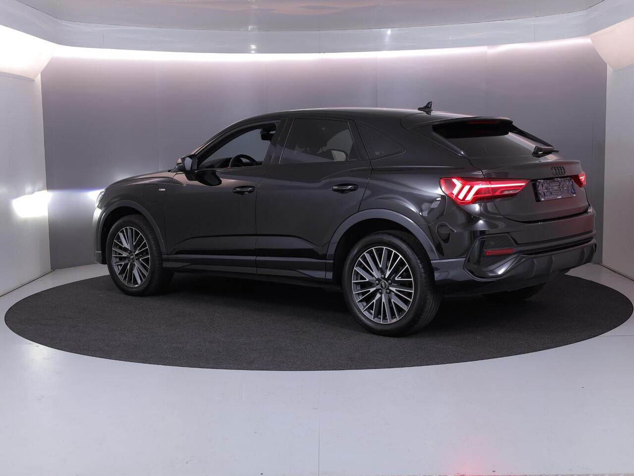 Audi Q3 Sportback 45 TFSI e S Edition 245 pk S-tronic | Navigatie | Parkeersensoren | Autom. airco | Cruise control | LED koplampen | S-Line |