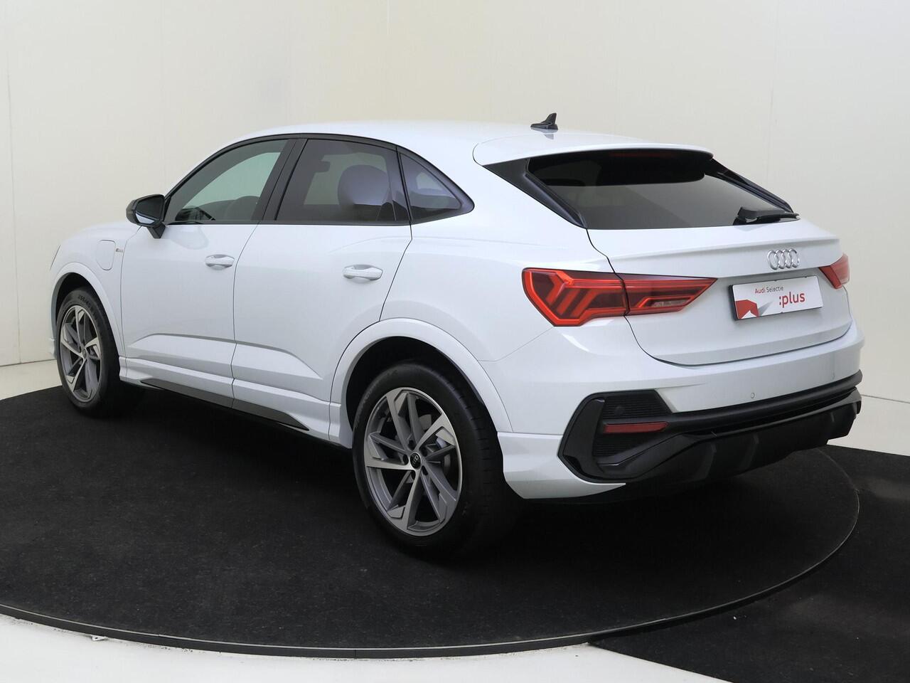 Audi Q3 Sportback 45 TFSI e S Edition | Trekhaak | Keyless | Adaptieve cruise control | Dodehoek detectie | Navigatie Plus | Stoelverwarming | Parkeersensoren |
