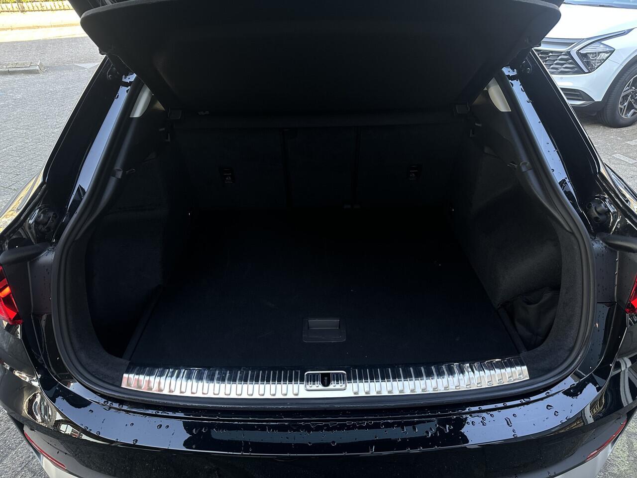 Audi Q3 Sportback 35 TFSI S-Line Edition Stoelverwarming/Camera/Navi/Apple Carplay/Android.