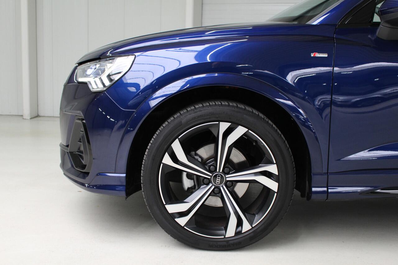 Audi Q3 Sportback 35 TFSI S Edition Competition Blackstyle Panoramadak | 20" Velgen | Camera | Keyless | Leder