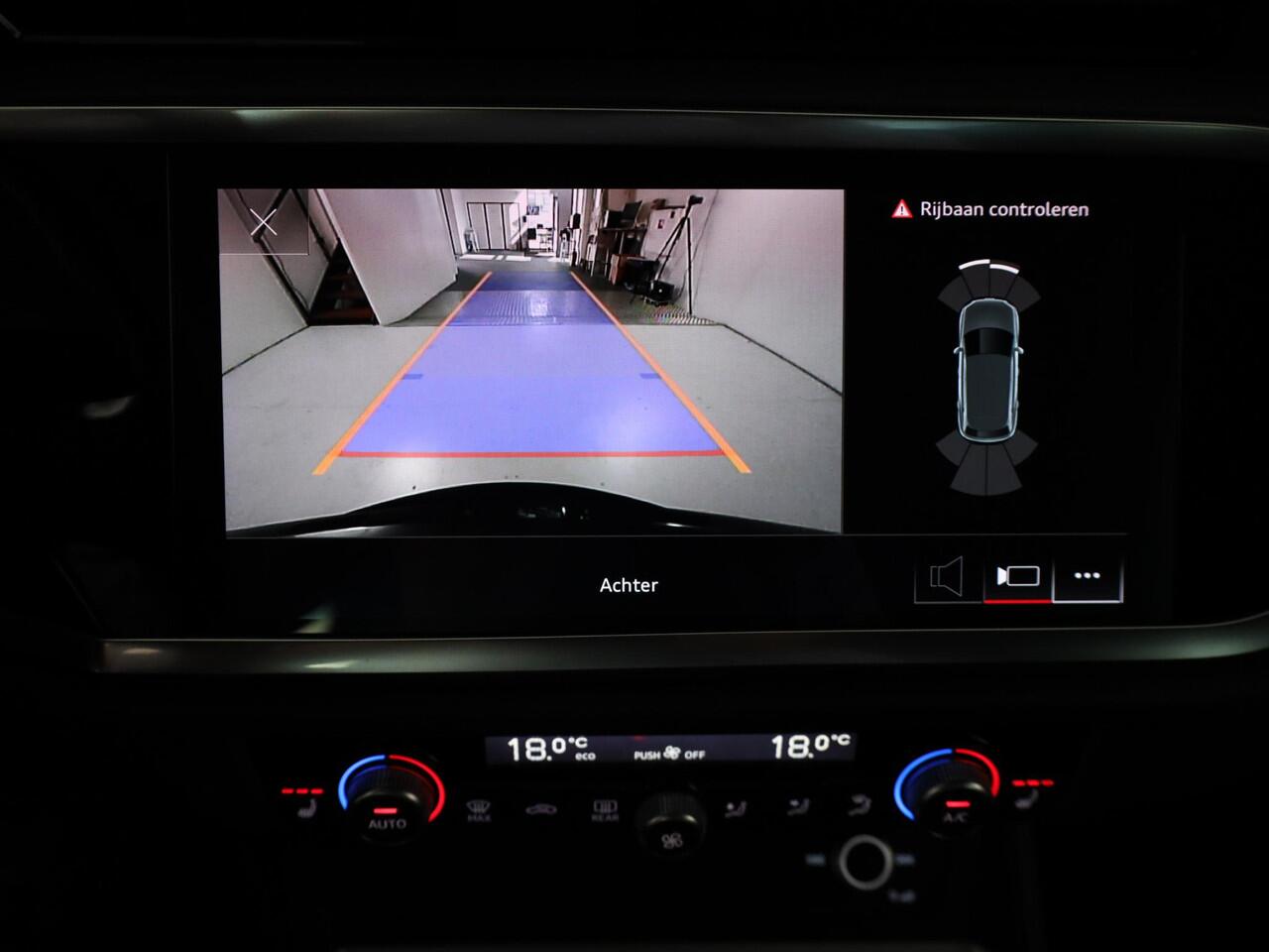 Audi Q3 45 TFSI e Business Edition 245 pk | SOH 94% | S-tronic | Navigatie | Parkeersensoren | Achteruitrijcamera | LED koplampen | Stoelverwarming |