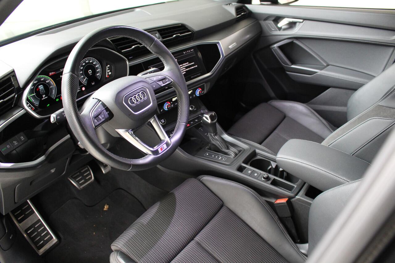 Audi Q3 45 TFSIe S-Line Blackstyle 245PK MMI Plus | Led koplampen | Led achterlichten | E. stoelverstelling