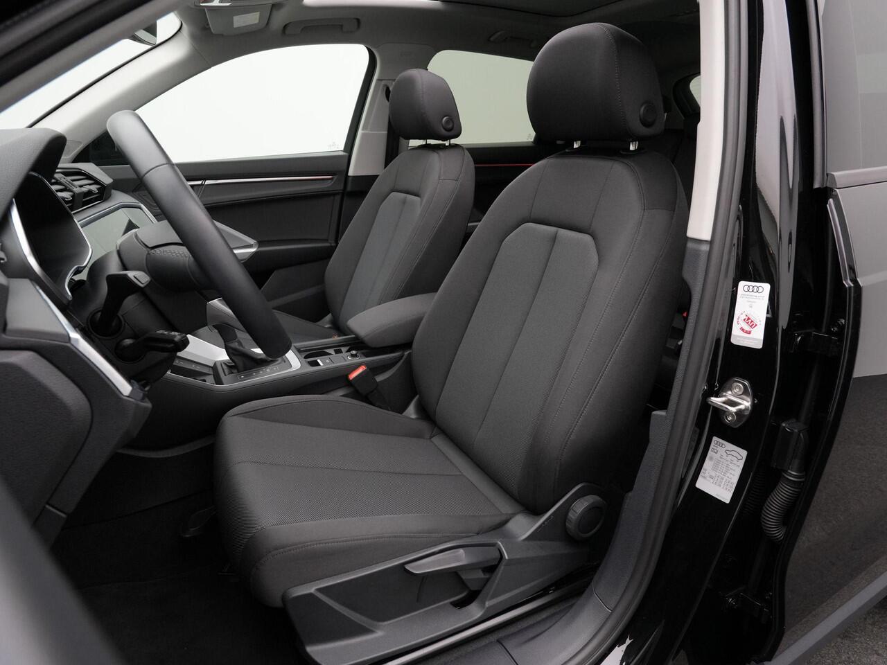 Audi Q3 45 TFSI e 245 pk S-tronic Business Edition | Panoramadak | Matrix LED | Sonos | Rondomzicht camera | Stoelverwarming | Navigatie