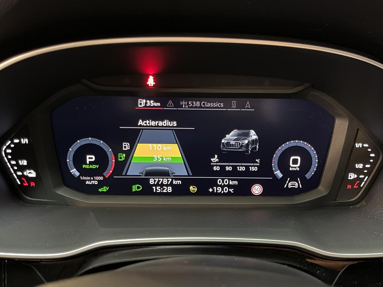 Audi Q3 45 TFSI e S edition 20"/Panoramadak/Dodehoek/Stoelverwarming/PDC v+a/MATRIX LED/Virtual cockpit/Navigatie/Apple Carplay & Android Auto