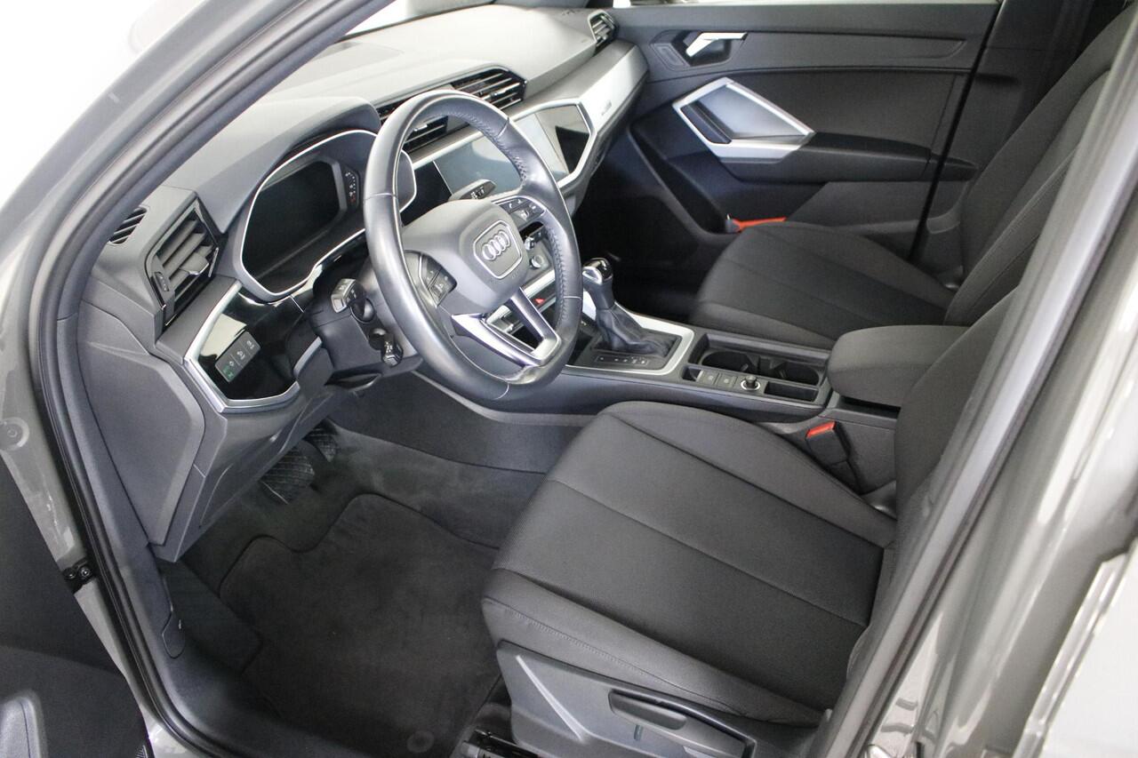 Audi Q3 35 TFSI Pro Line business Clima | Carplay | Stoelverw | Cruise | Elek. achterklep.