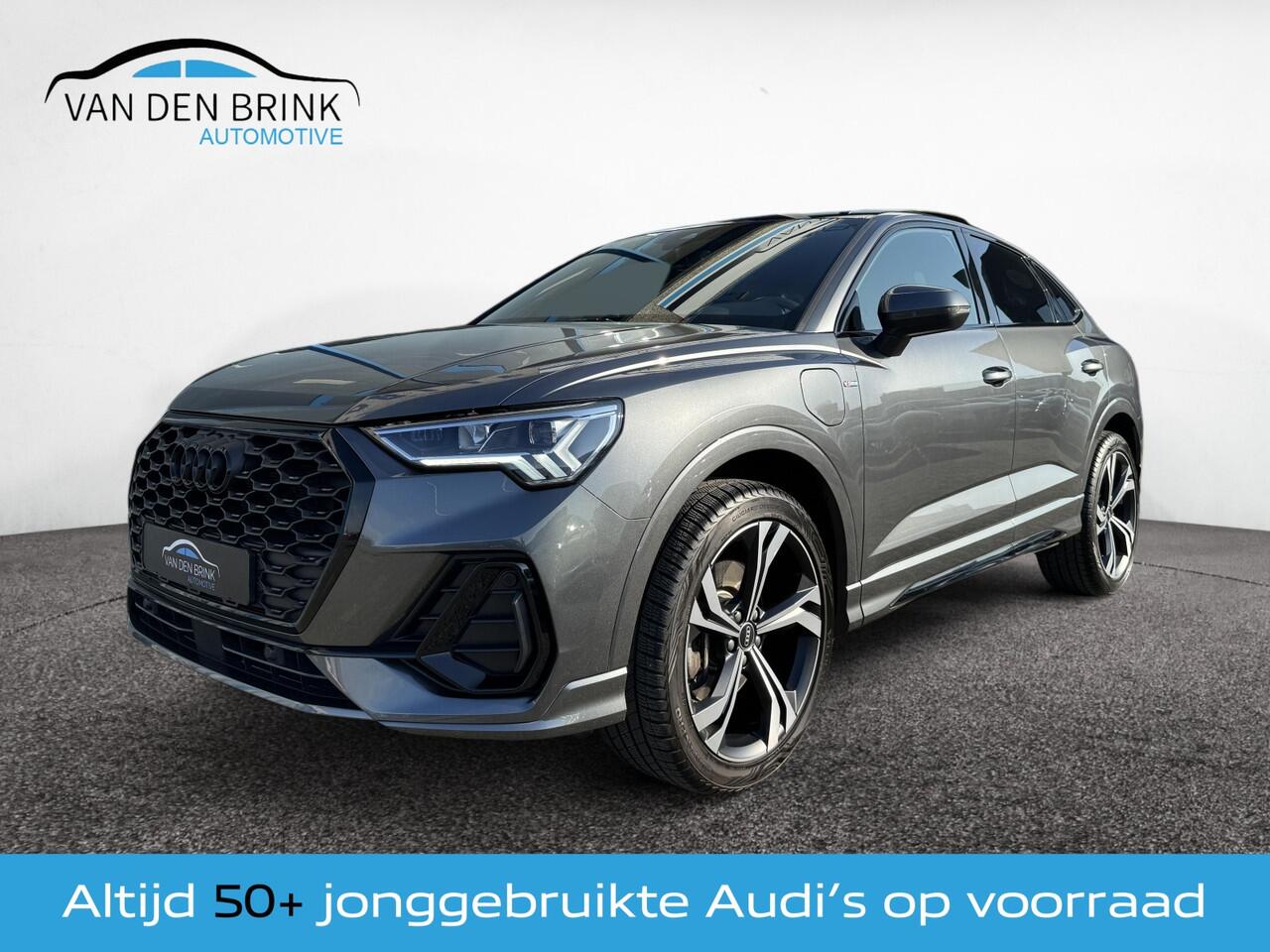 Audi Q3 Sportback 45 TFSIe 245 pk S-line Black Pano