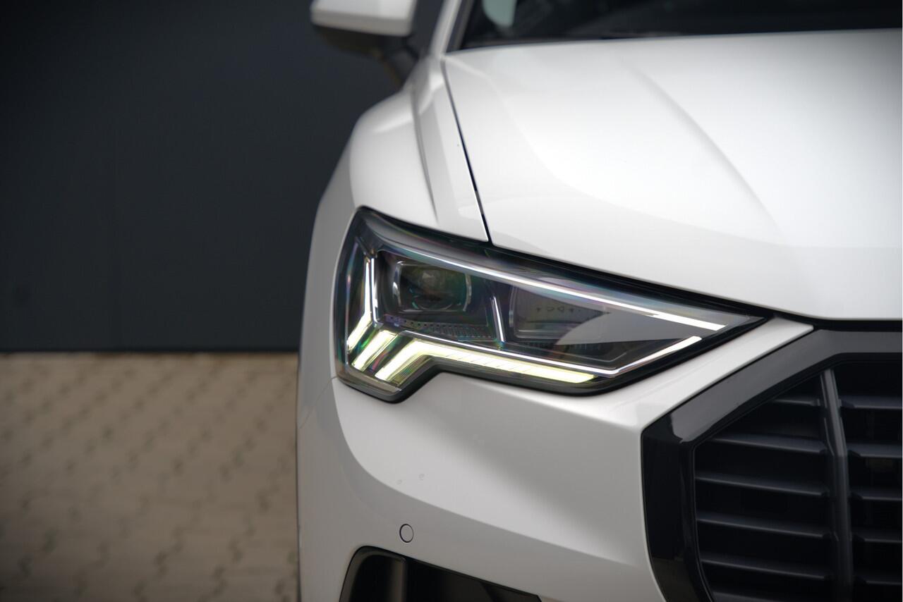 Audi Q3 45 TFSI e Advanced edition | Navigatie | Stoelverwarming | Parkeersensoren | Black Edition | Cruise Control | DAB | Navigatie | Automaat | Digital Dash | LED | Elektrische Achterklep | Dodehoekdetectie