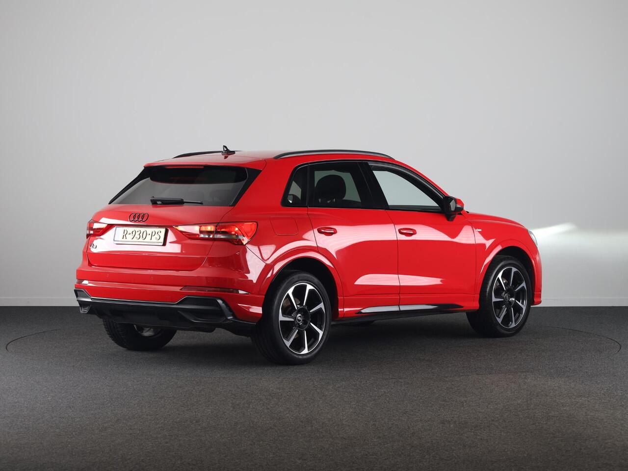 Audi Q3 45 TFSI e S edition 245pk | Navigatie | Trekhaak | Adaptieve cruise controle | 3 spaaks afgevlakt stuurwiel | 19 inch Lichtmetalen velgen
