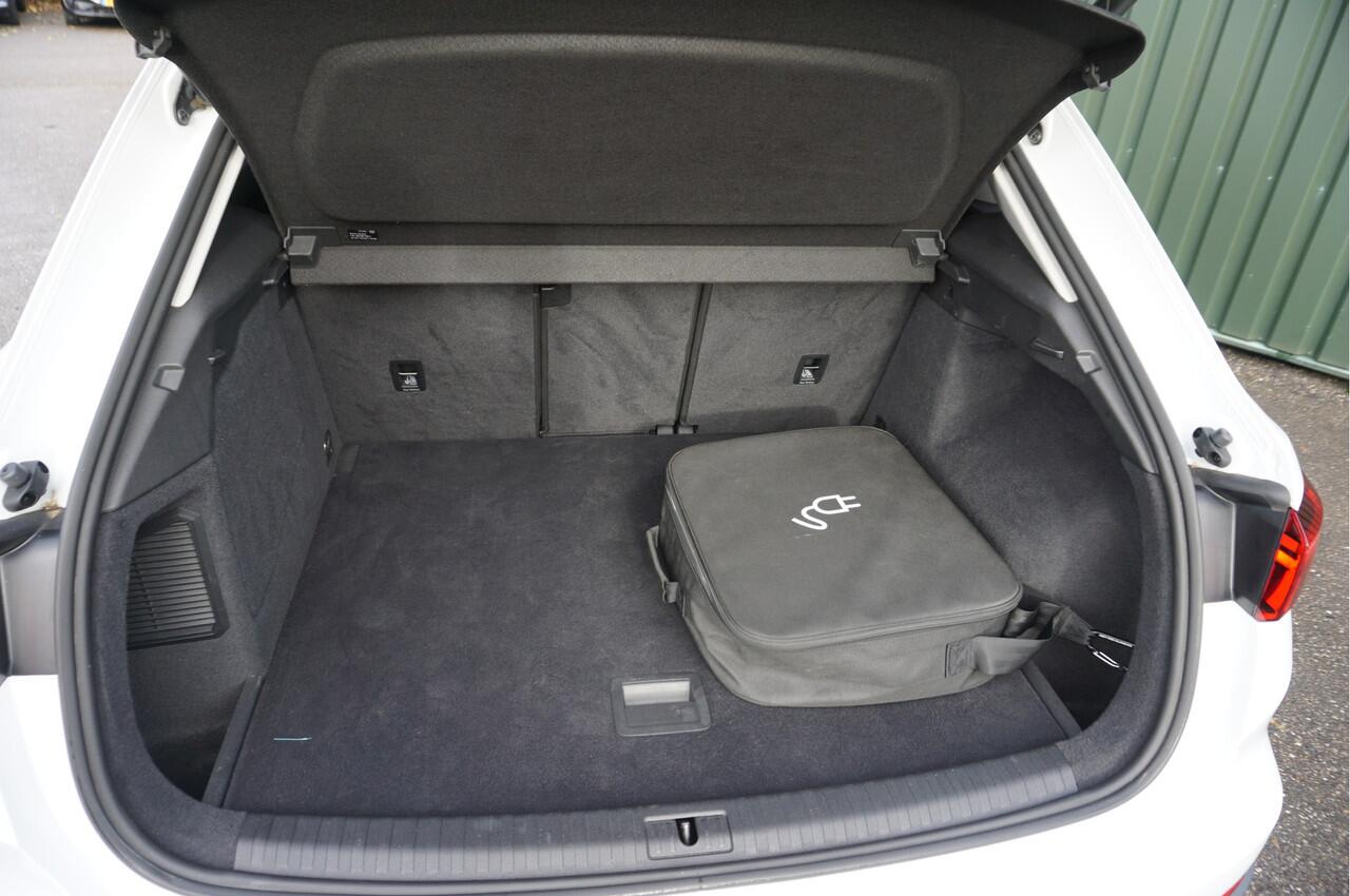 Audi Q3 45 TFSIe Plug-in Hybrid Business + Adapt. Cruise/ Navi/ Carplay/ LED/ PDC/ Garantie!