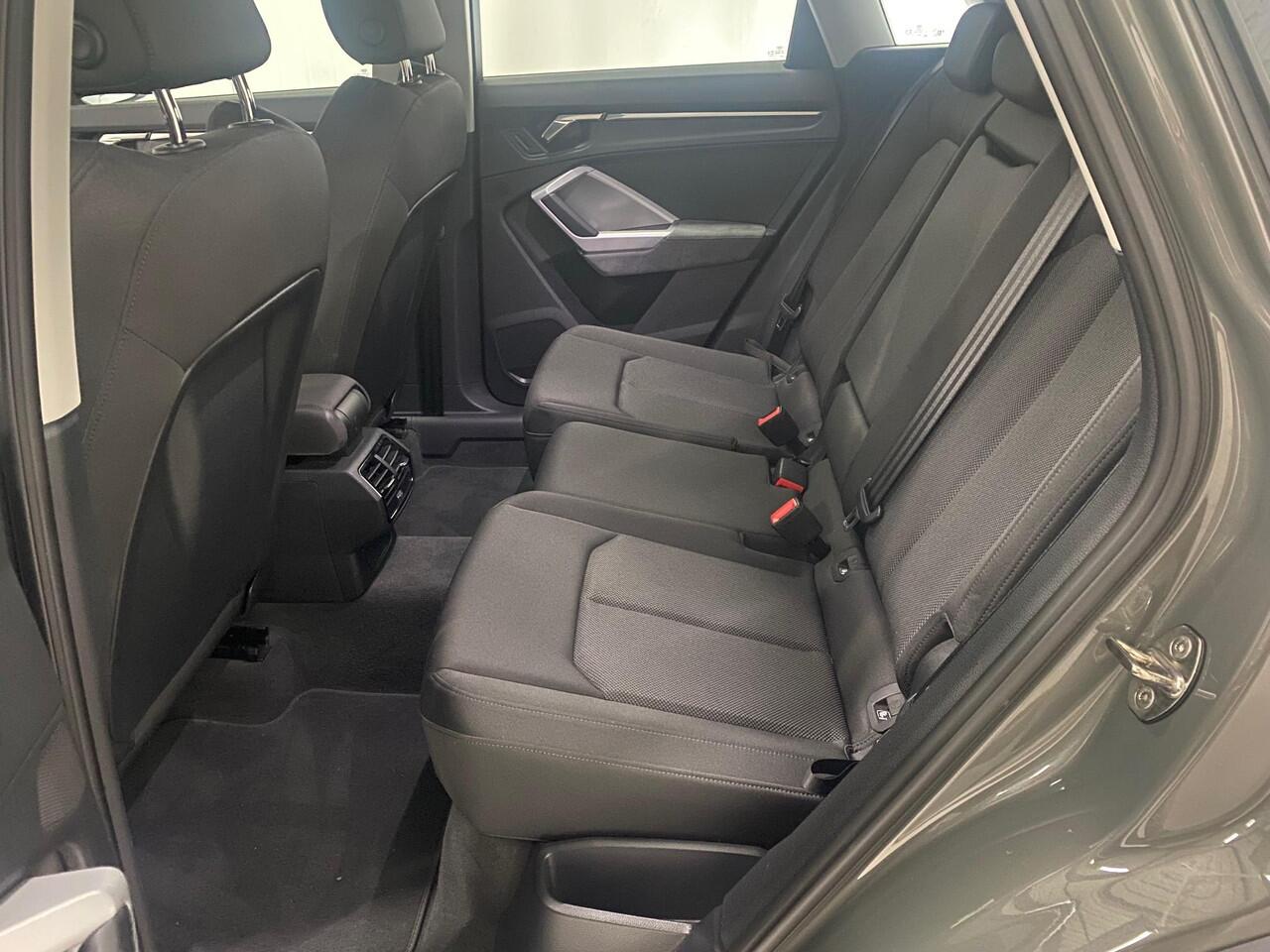 Audi Q3 45 TFSI e Advanced edition Led Koplampen 18 Inch Virtual Cockpit Apple Carplay Navi ACC Trekhaak Doehoek Elektrische Achterklep