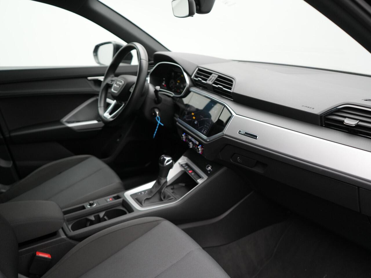 Audi Q3 Sportback 45 TFSI e Advanced Edition Plug In Hybrid 245pk Dealer O.H PHEV | Camera | Virtual | Navigatie Full Map | Cruise Control | LED Koplampen | Blis | Lane Assist | DAB |