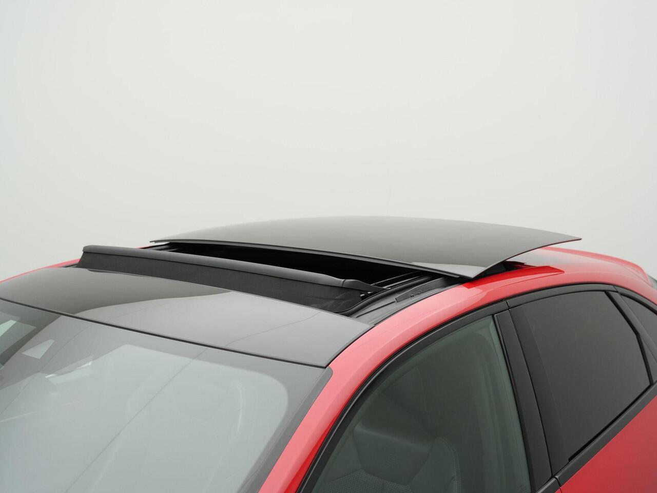 Audi Q3 Sportback 35 TFSI 150 pk S-tronic S-Line | Panoramadak | Trekhaak | Stoelverwarming | Adaptive Cruise | Navigatie