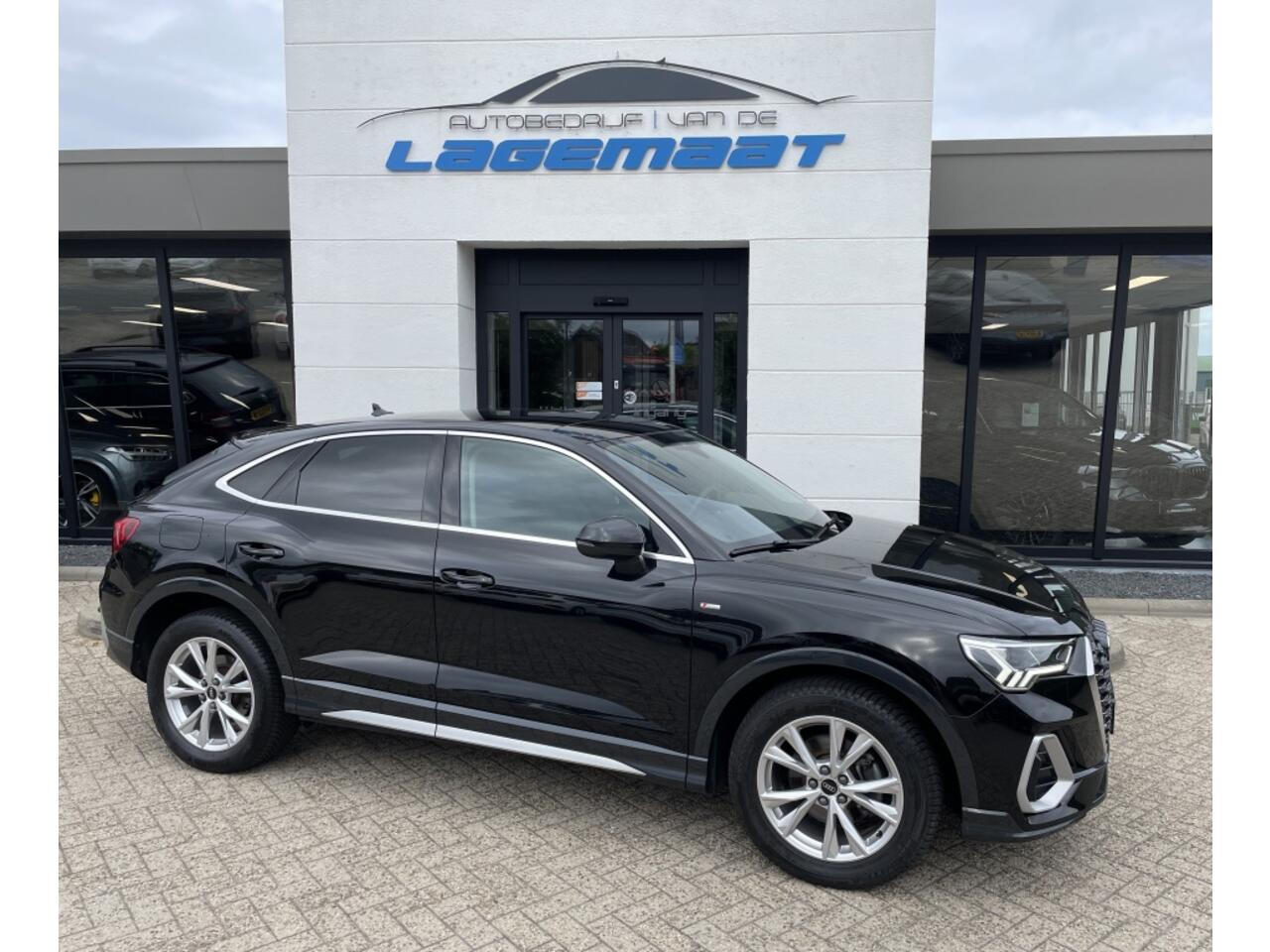 Audi Q3 Q3 Sportback 35 S line Automaat Panorama Dak