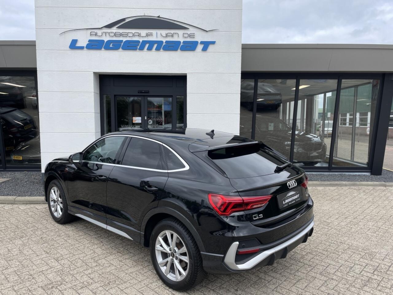 Audi Q3 Q3 Sportback 35 S line Automaat Panorama Dak