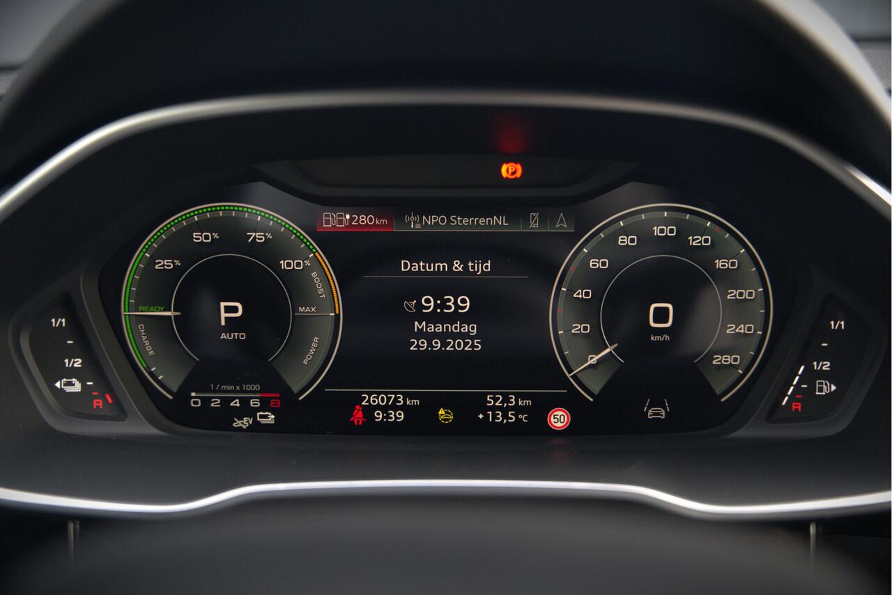 Audi Q3 45 TFSI e Advanced edition | Navigatie | Keyless | Stoelverwarming | Camera | Stuurverwarming | Parkeersensoren | Black Edition | Adaptive Cruise Control | DAB | Navigatie | Ambiance Verlichting | Digital Dash | LED |