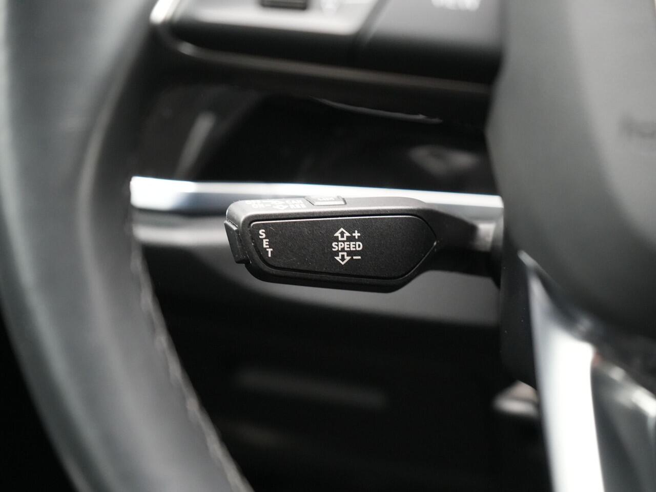 Audi Q3 45 TFSI e S Line Plug In Hybrid 245pk PHEV | Apple Carplay | Navigatie | Blis | Cruise Control | Virtual Cockpit | DAB | L.M"18 |