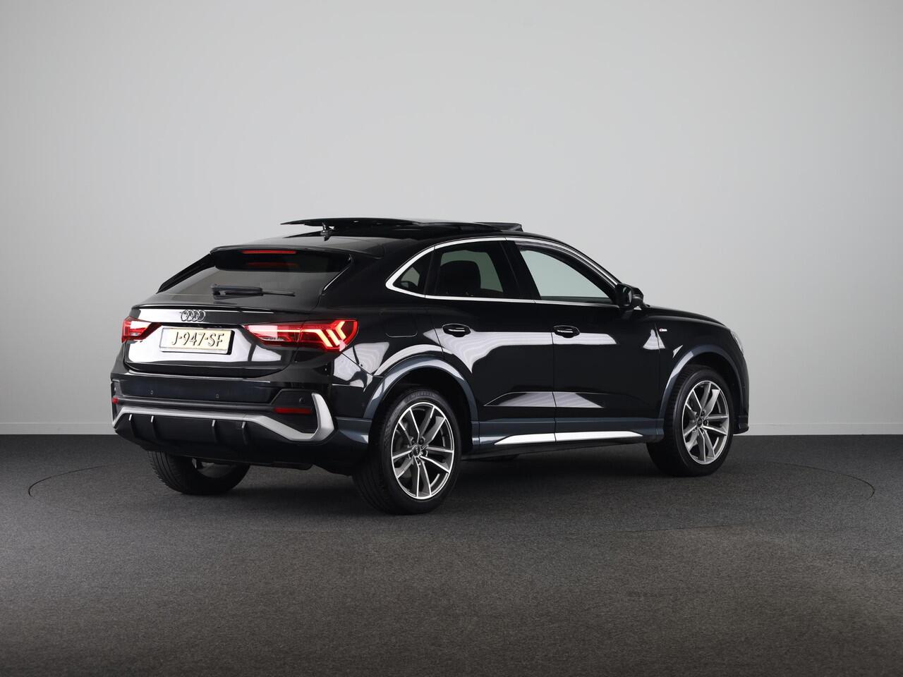 Audi Q3 Sportback 35 TFSI Pro Line S 150pk | Panoramadak | Adaptieve cruise controle | Verwarmbare voorstoelen | Parkeercamera