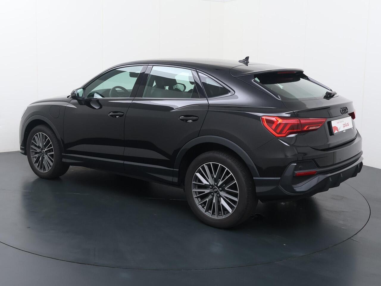 Audi Q3 Sportback 45 TFSI e Edition | 245 PK | SoH 86% | Voorstoelen verwarmd | Full LED verlichting | Apple Carplay/Android Auto | S line |