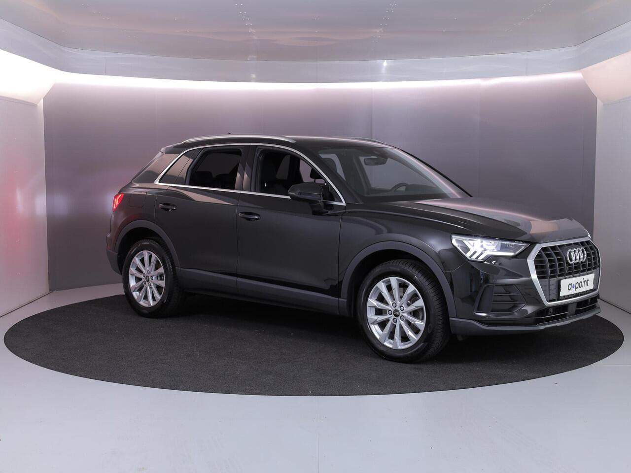 Audi Q3 45 TFSI e Business Edition 245 pk S-tronic | Navigatie | Parkeersensoren | Achteruitrijcamera | Adaptieve cruise control | Stoelverwarming | S-Line interieur |