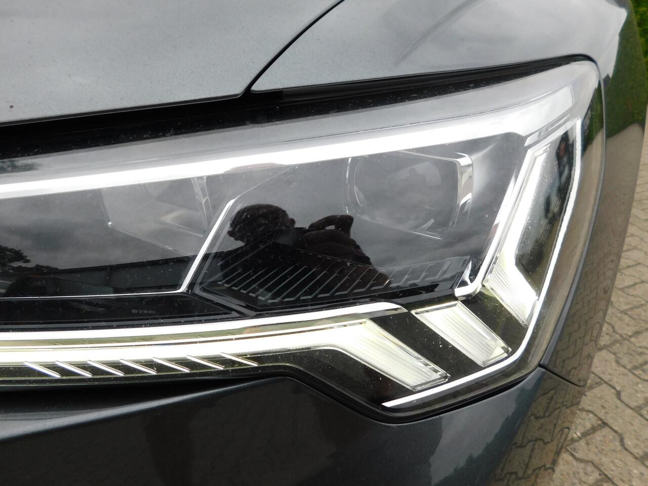 Audi Q3 35 TFSI S-tronic, 2X S-line, Carplay, Pdc