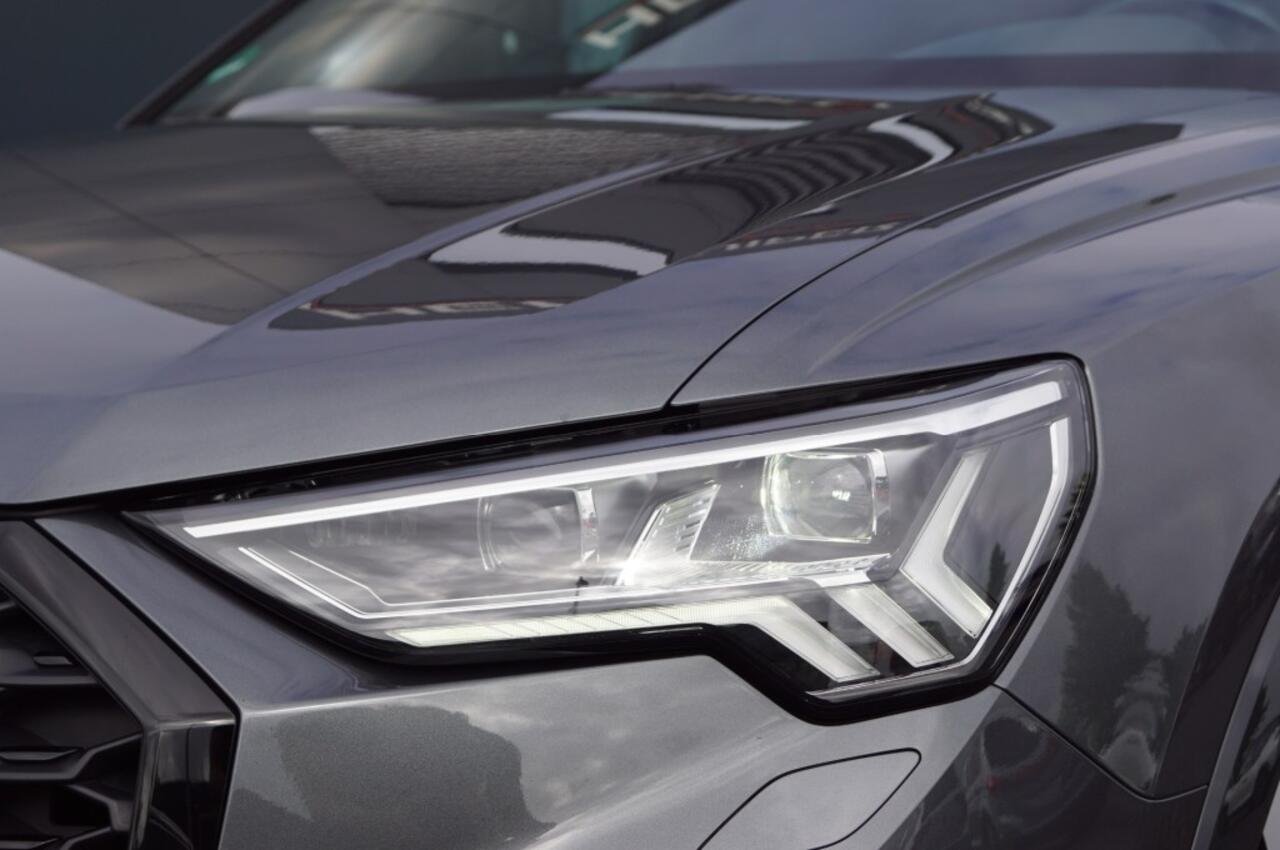 Audi Q3 45 TFSI-e S-Line /Trekhaak wegklb/ 20 Inch LM /Matrix LED/Camera/ACC