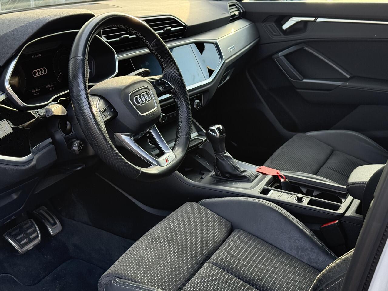 Audi Q3 45 TFSI e S edition