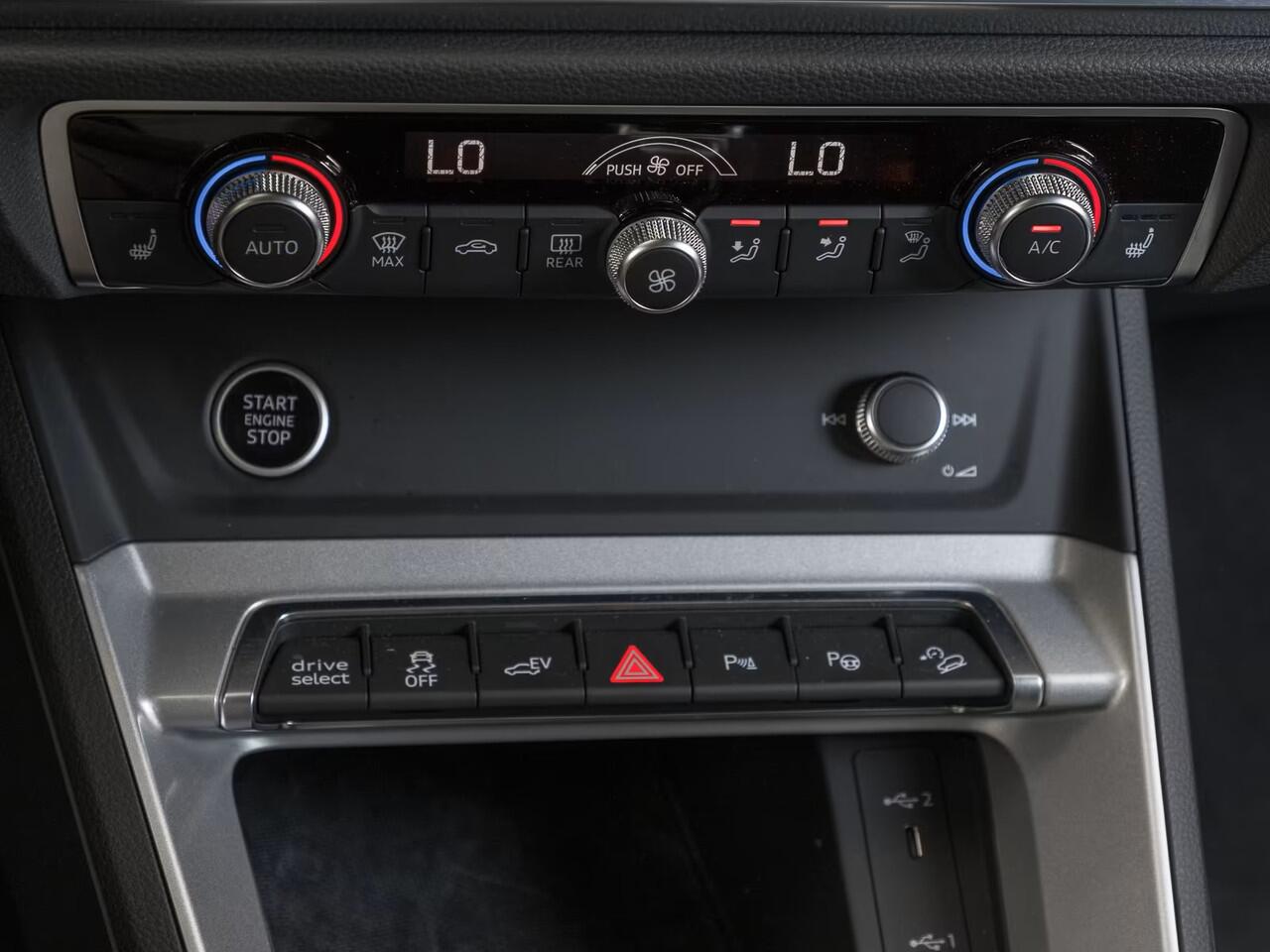 Audi Q3 Sportback 45 TFSI e S Line Black Pack ACC LED Navi Camera Sportstoelen Stoelverwarming 19 Inch