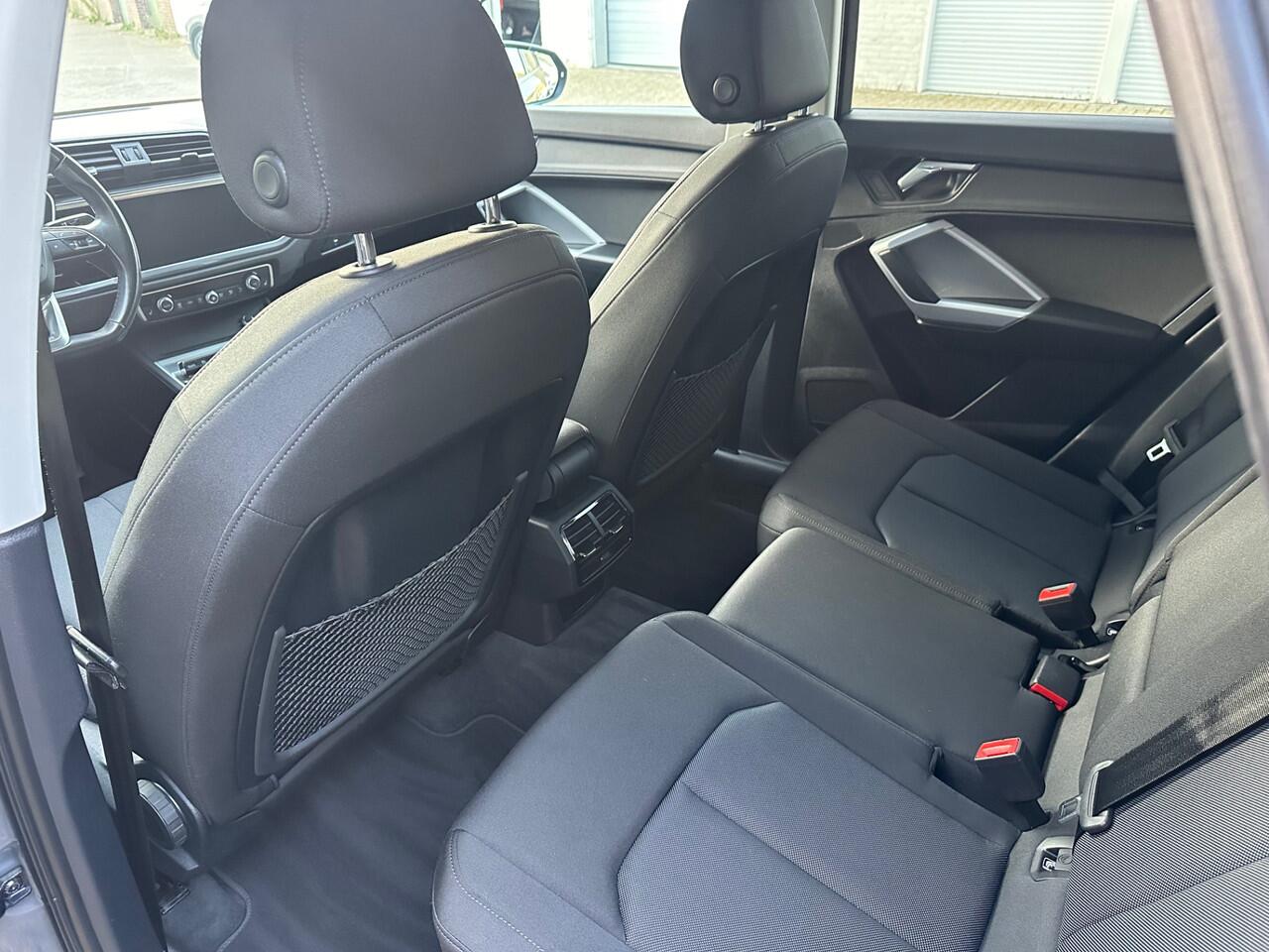 Audi Q3 45 TFSI e Business Edition *NAVIGATIE*TREKHAAK*CRUISE-CONTROL*LM-VELGEN*1ste EIGN*