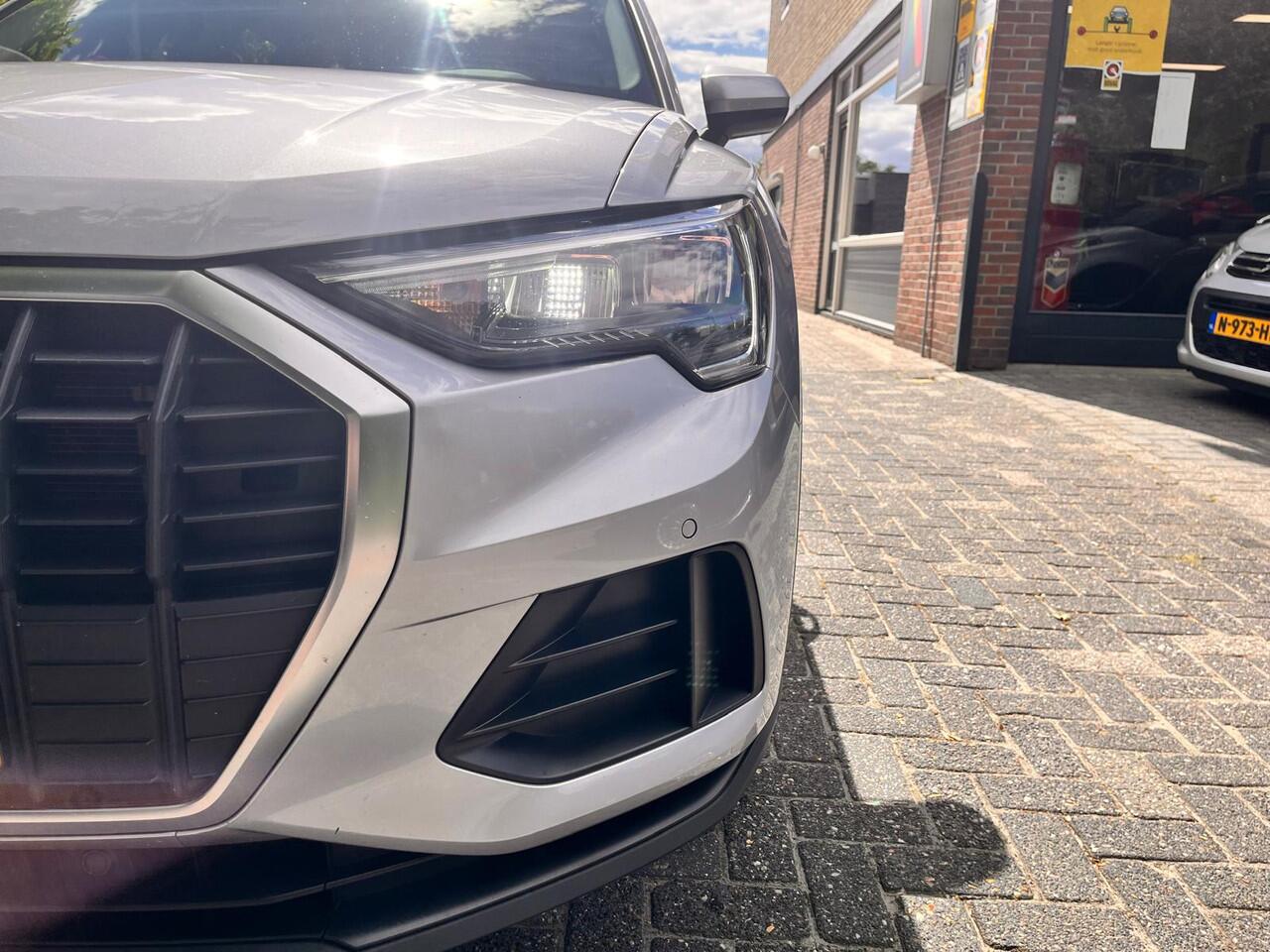 Audi Q3 45 TFSI e Business edition