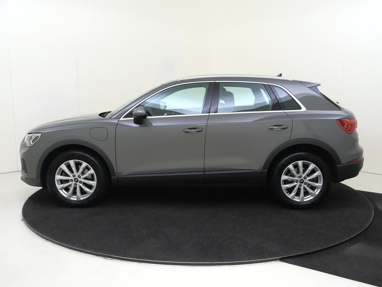 Audi Q3 45 TFSI e Advanced edition | SoH 100% | Keyless | Adaptieve cruise control | Stoelverwarming | Full LED verlichting | Dodehoek detectie | CarPlay | Parkeersensoren |