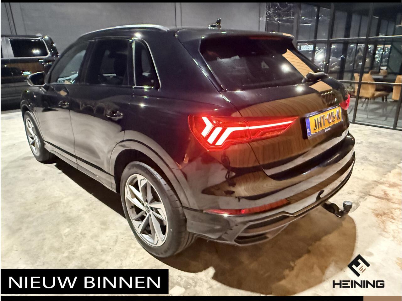 Audi Q3 45 TFSI e S edition Black edition. Trekhaak. Navi. 19 inch. Camera.