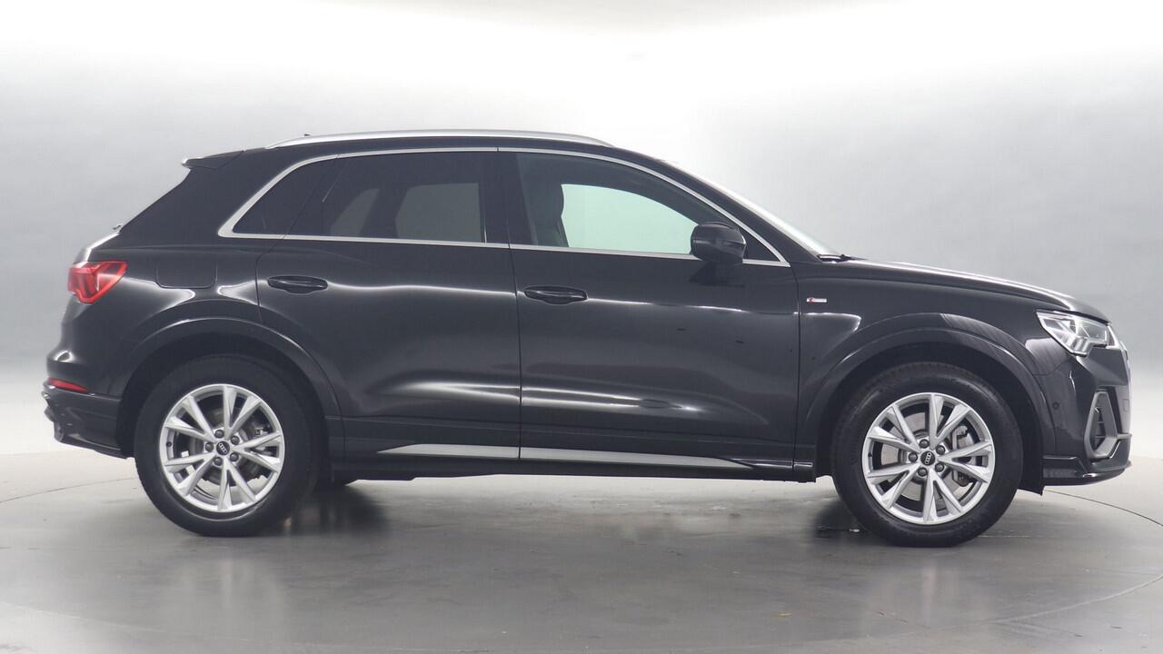 Audi Q3 45 TFSI e 245pk PHEV S Edition S-Tronic / B&O / Camera / Leer / Adaptive Cruise