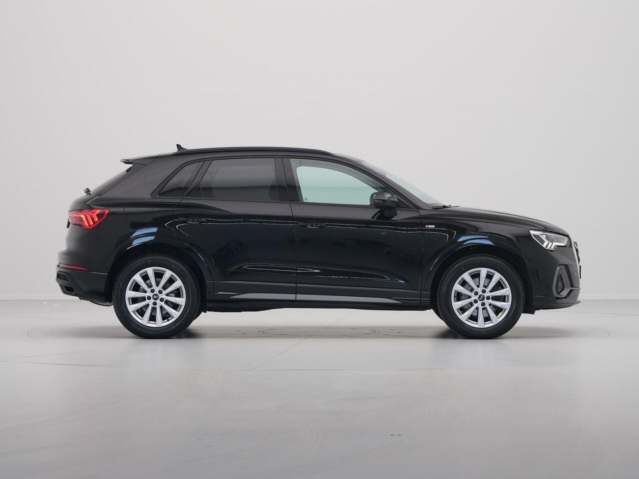 Audi Q3 45 TFSI e 245 pk S line edition Panoramadak Navigatie Parking plus Camera 70