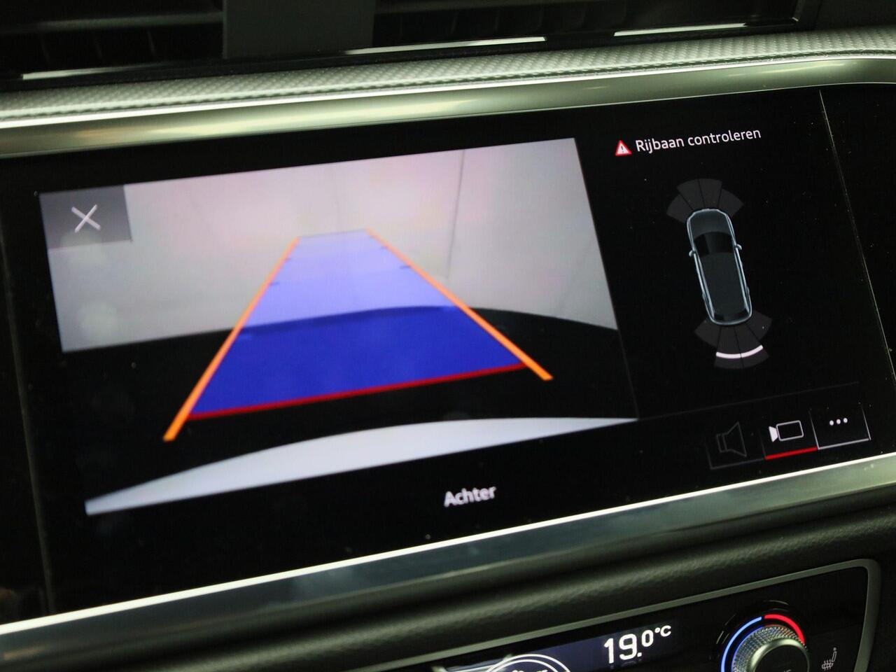 Audi Q3 40 TFSI 190pk quattro S Line · Apple/Android Car Play · Leder/stof · Camera + Parkeersensoren · Garantie tot januari 2028 of 100000