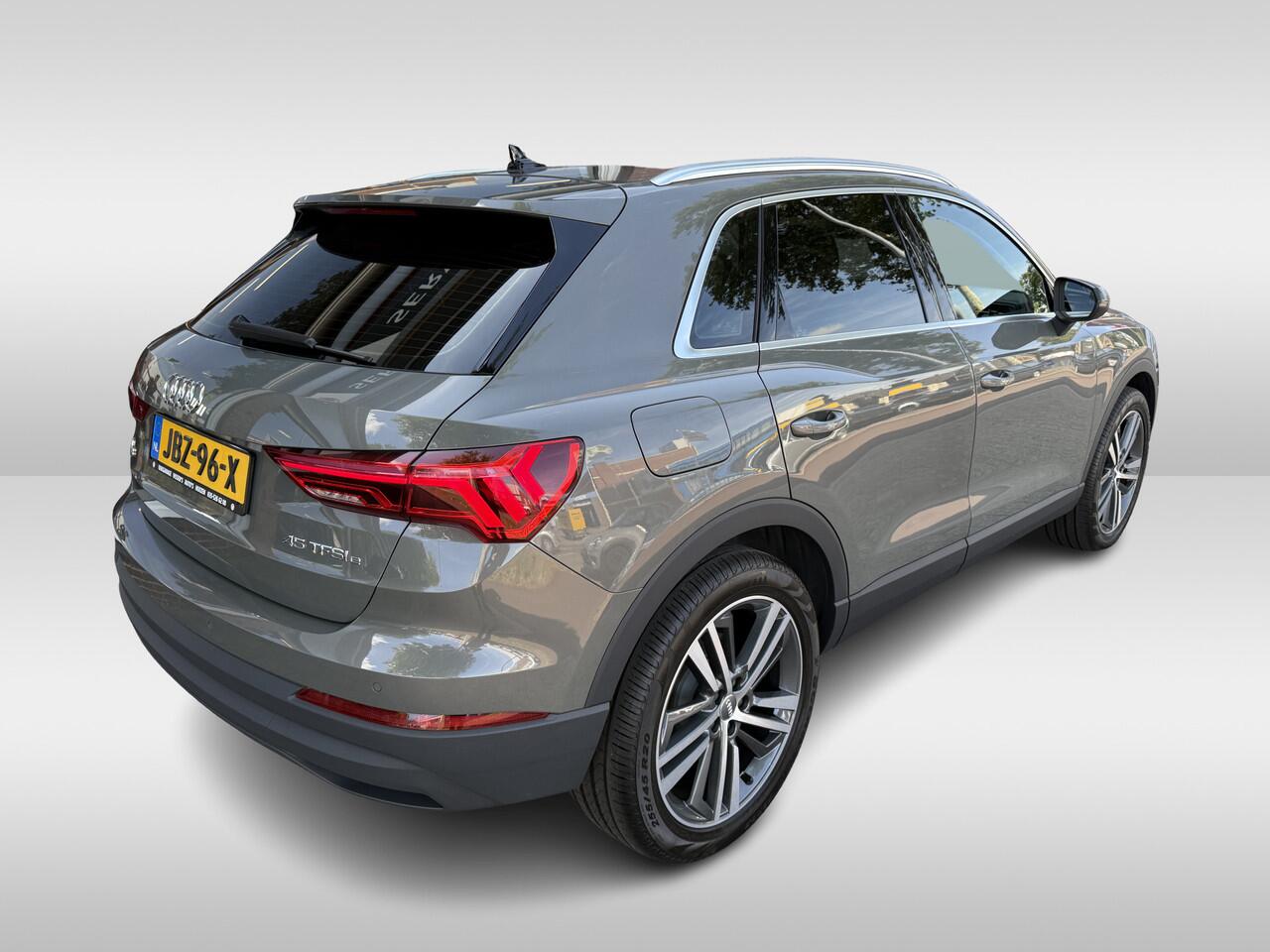 Audi Q3 E-TRON | | Apple Carplay/Android Auto | stoel verwarming | lichtmetalen wielen 20inch | nieuwe banden | trekhaak meerprijs 750.00 euro