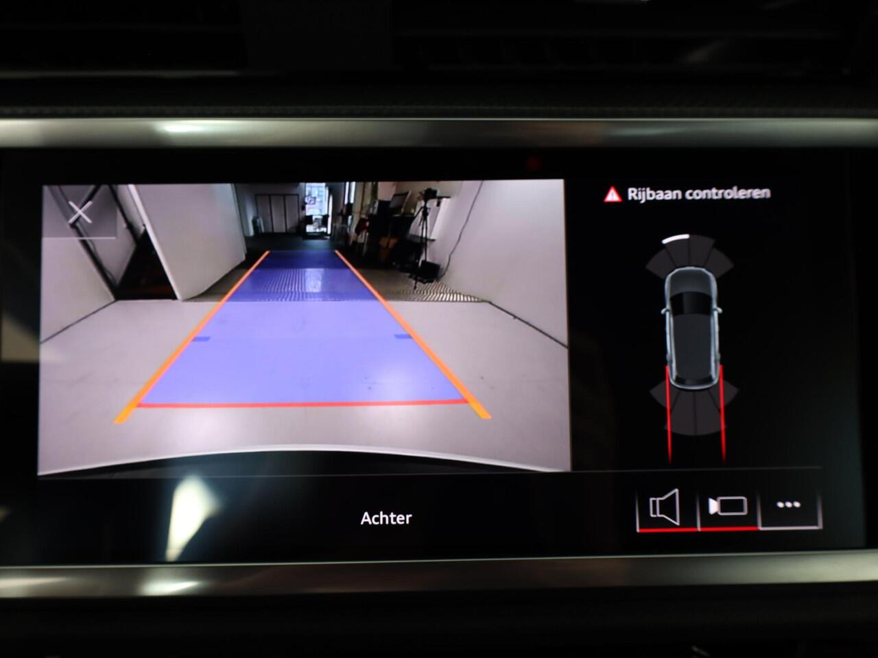 Audi Q3 45 TFSI e S edition 245pk SOH 95% | Parkeercamera | Trekhaak | 19 inch lichtmetalen velgen | Verwambare voorstoelen