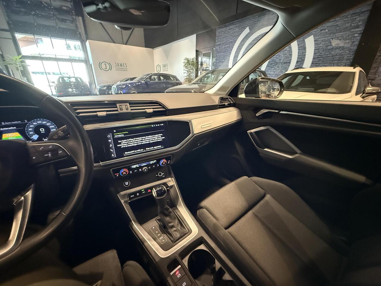 Audi Q3 45 TFSIe Advanced edition |Carplay|Sportstoelen|Adaptieve cruisecontrol|Elektrische achterklep