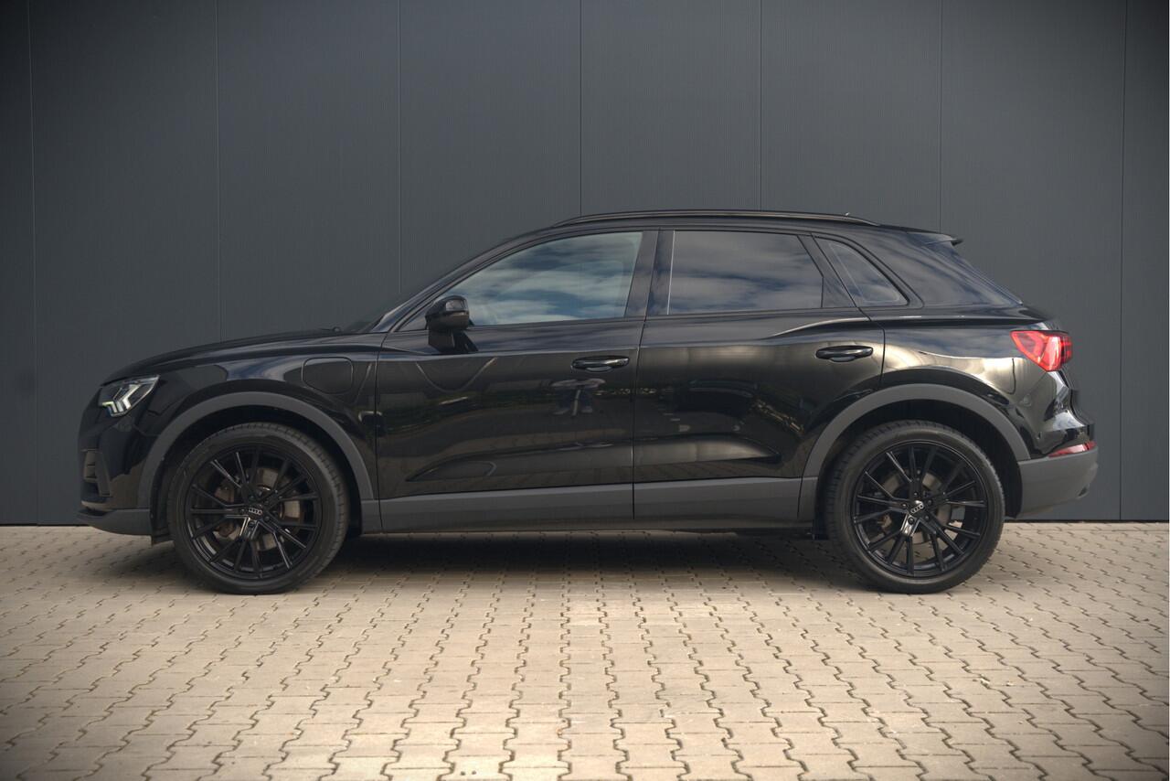 Audi Q3 45 TFSI e Advanced edition | Navigatie | Stoelverwarming | Parkeersensoren | Black Edition | Adaptive Cruise Control | DAB | Apple Carplay | Automaat | Digital Dash | LED | Dodehoekdetectie