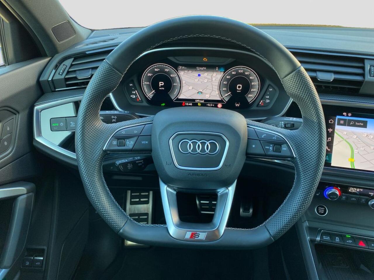 Audi Q3 Sportback 45 TFSI e S Line 245 PK ACC Panoramadak Trekhaak Virtual Cockpit Stoelverwarming 19 Inch
