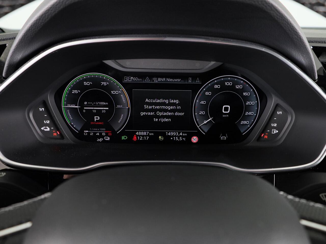 Audi Q3 45 TFSI e S edition 245pk | Navigatie | Trekhaak | Adaptieve cruise controle | 3 spaaks afgevlakt stuurwiel | 19 inch Lichtmetalen velgen