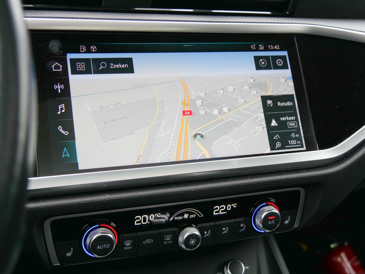 Audi Q3 35 TFSI 150PK Automaat S Line | PANODAK | CAMERA | NAVIGATIE | TREKHAAK |