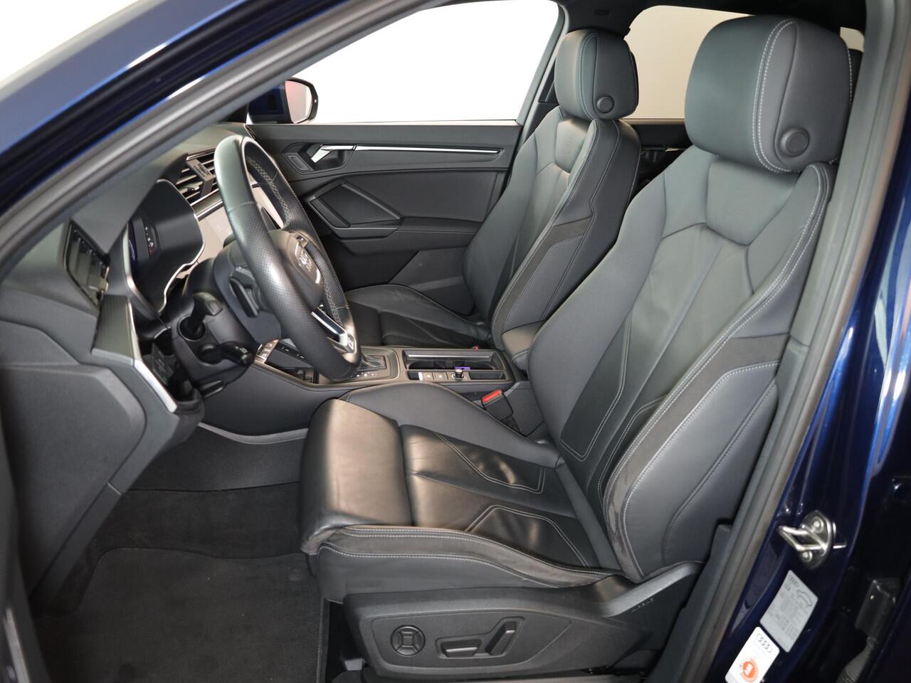 Audi Q3 45 TFSI e S edition 245 pk S-tronic | Navigatie | Parkeersensoren (Park assist) | Achteruitrijcamera | Adaptieve cruise control | Lederen bekleding | Elektr. voorstoelen | S-Line |