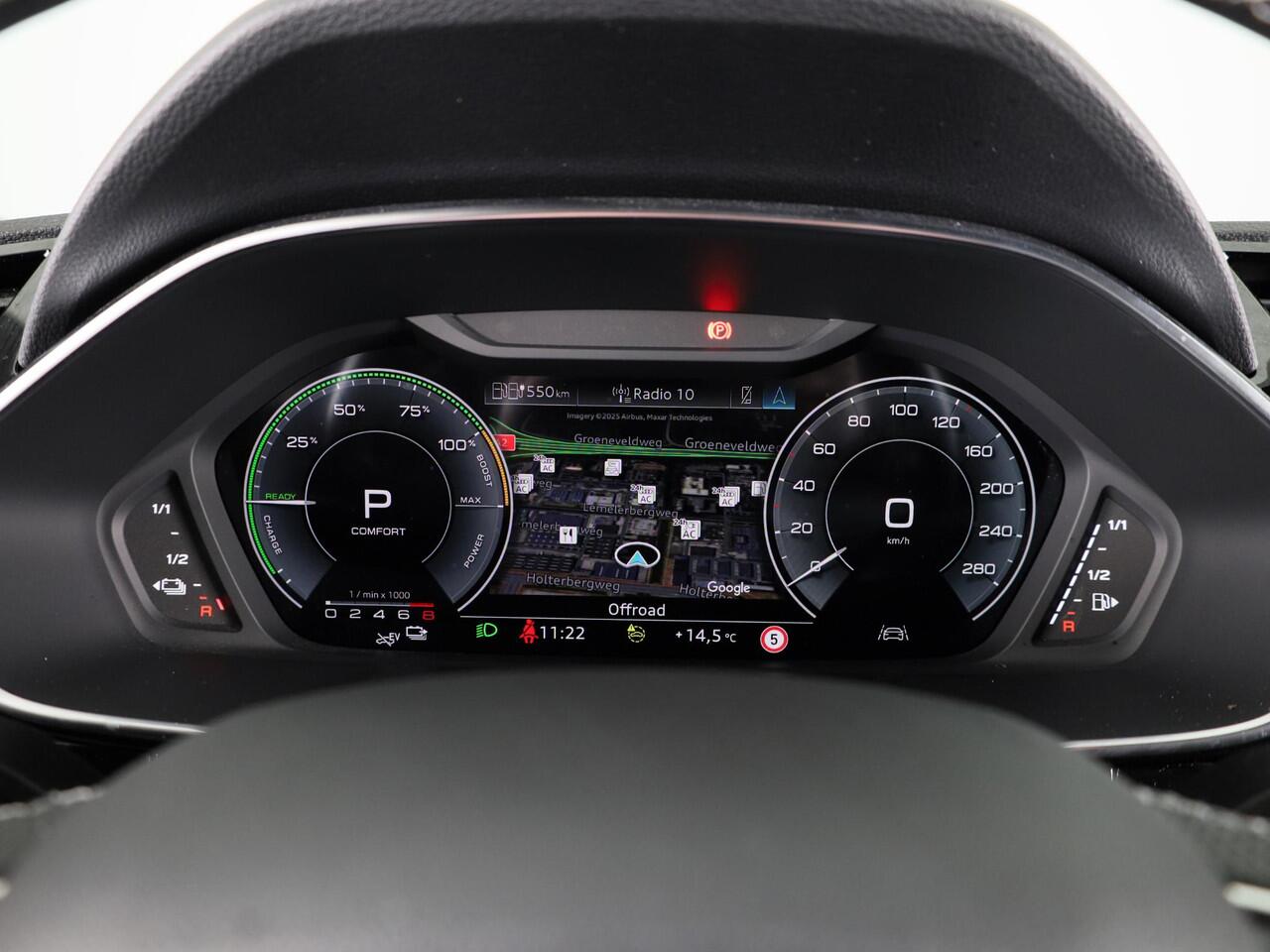 Audi Q3 45 TFSI e S edition 245pk | Navigatie | Stoelverwarming | 19 inch lichtmetalen velgen | 3 spaak afgevlakt stuurwiel