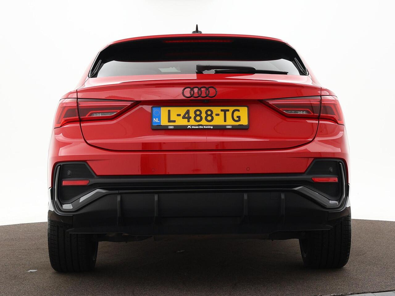 Audi Q3 Sportback 45 TFSIe 245pk S-tronic S Edition · Camera · Apple/Android Car Play · Dodehoeksensor · Elektrische best. stoel · Keyless · Stoelverwarming · Garantie t/m 28-04-2026 of 100.000km