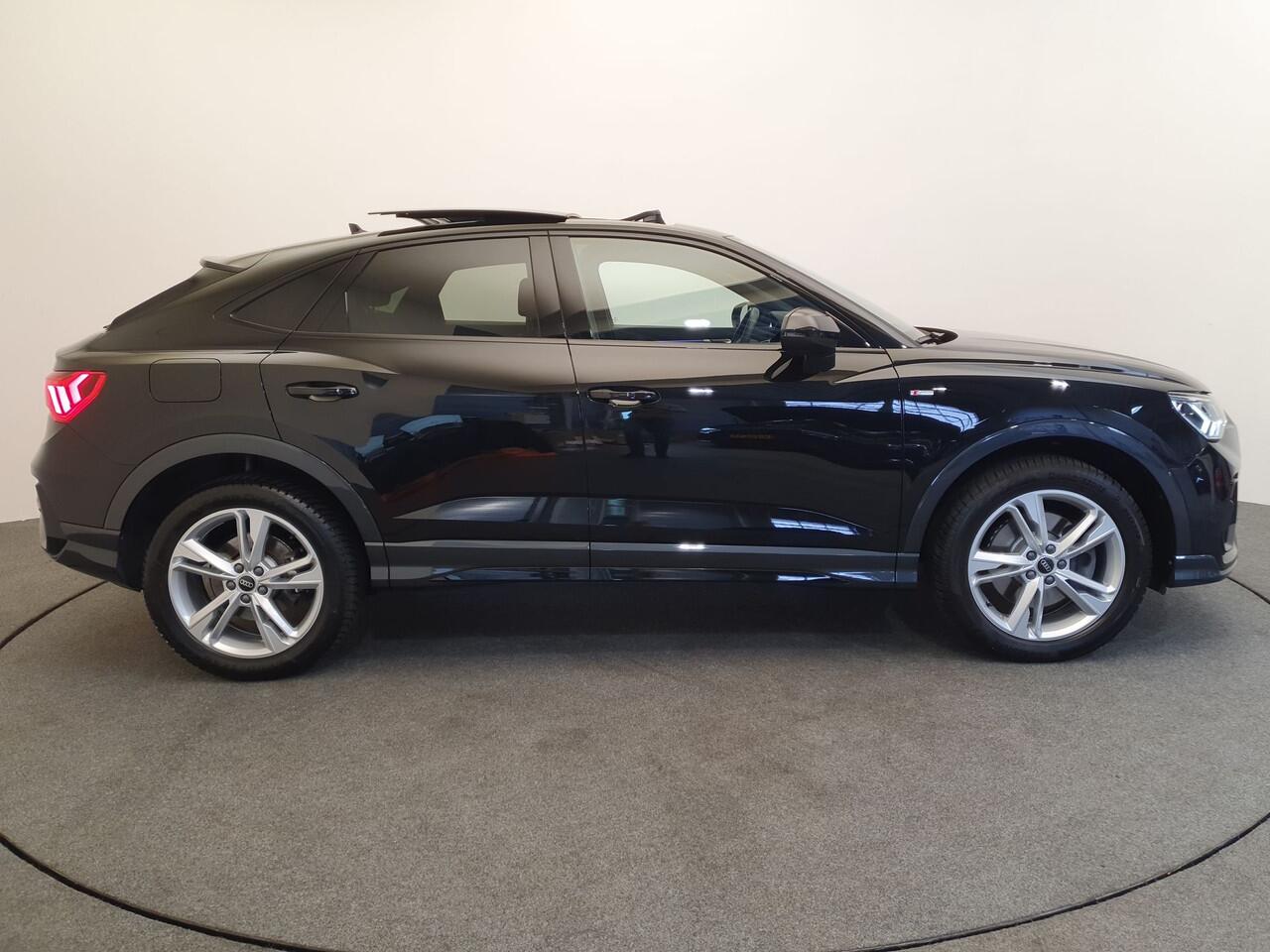 Audi Q3 Sportback 45 TFSI e S-Line S-Tronic Wegklapbare trekhaak, Panoramadak, Camera